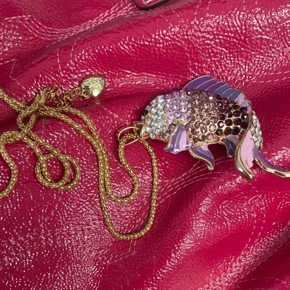 Gold Chain Pink Crystal Fish Pendant Necklace - Pets Fish Accessory